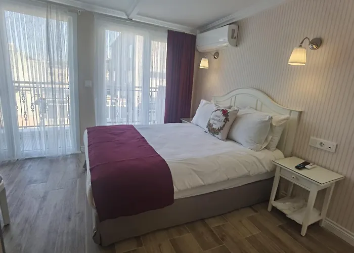 Mr. Bird Hotel